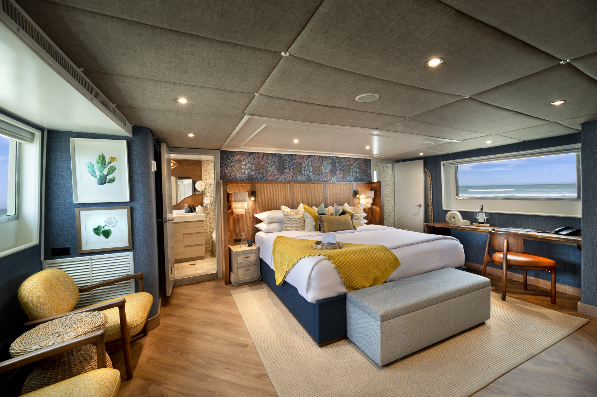 Deluxe View Suite - Galapagos Explorer