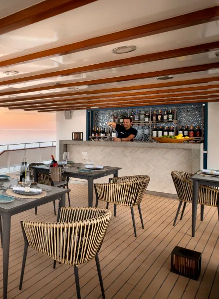 Ocean Bar - Galapagos Explorer